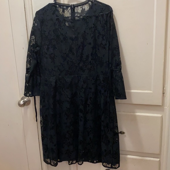 Simply Vera Wang Lace Dress Sheet Sleeve in Black - Picture 9 of 9